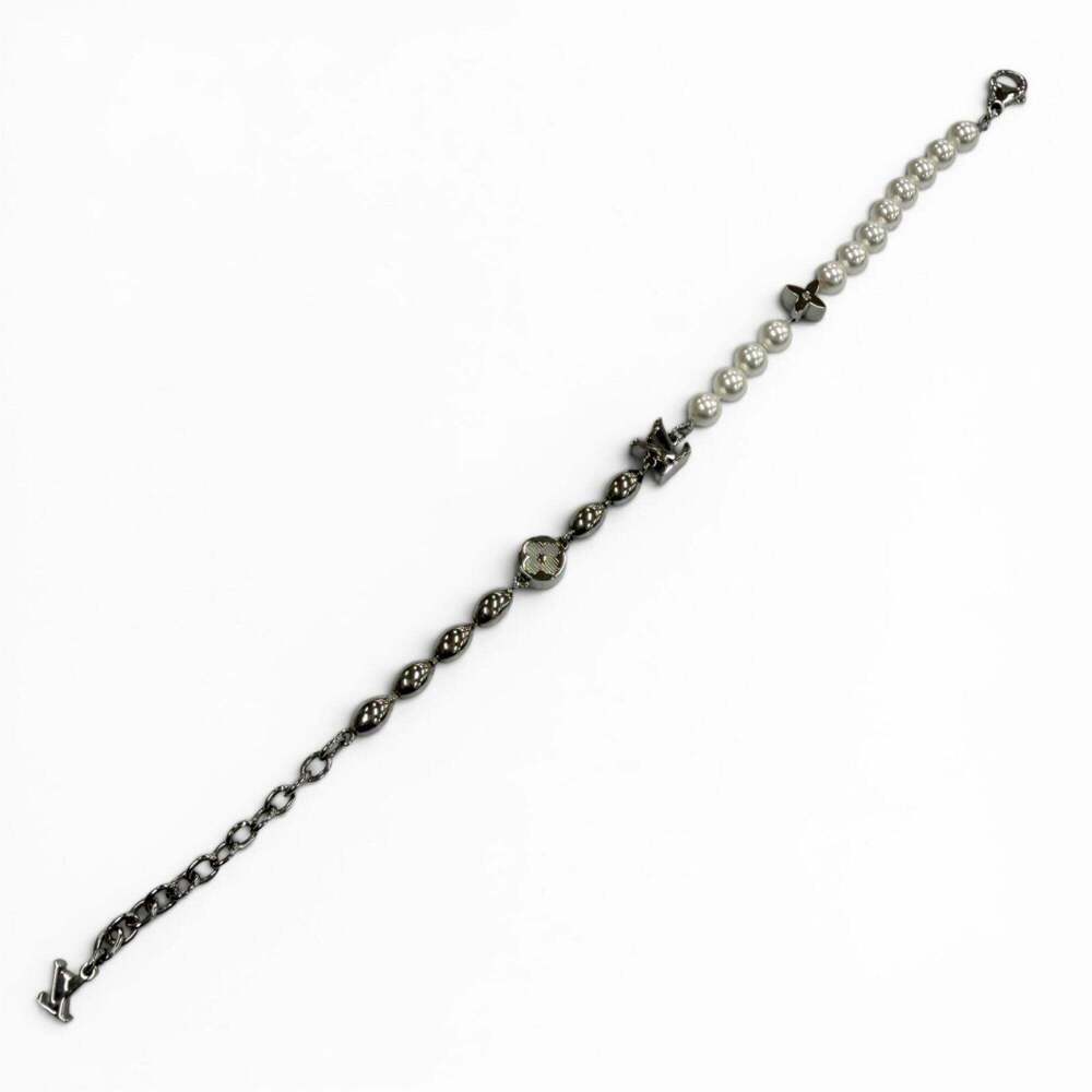 LOUIS VUITTON White Pearl Charm Bracelet - Picture 2 of 7